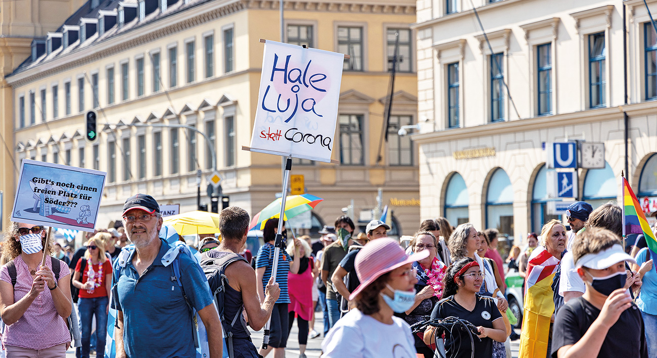 Zwischen Regierungstreue und Querdenken